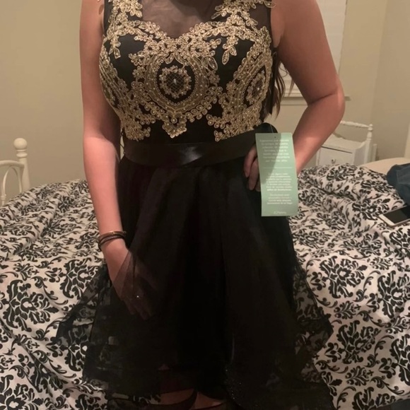 Semi formal gown NWT CITY Triangles - Picture 7 of 8